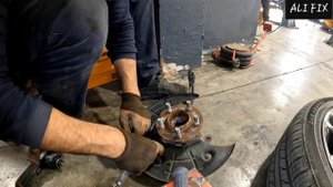 замена нижней шаровой опоры Крайслер 300с . chrysler 300s #подвеска #ходовая