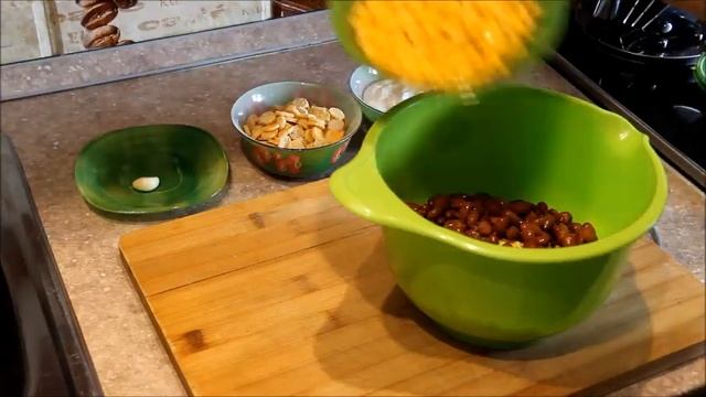 Салат с фасолью и сыром