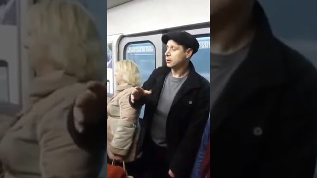 ПРОПОВЕДЬ ЕВАНГЕЛИЕ В КИЕВСКОМ МЕТРО . смотреть онлайн