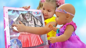 Диана как МАМА и новая Одежда для куклы Беби Бон Diana playing with Baby Born Doll Videos for kids