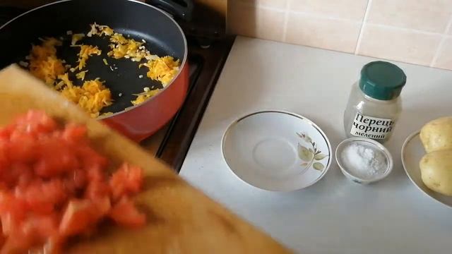 Суп с рыбными консервами и перловкой