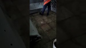 Учим как правильно мыть полы ???????