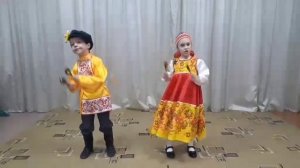 муз. и сл. Н. Суховой. " Расписная ложка". 
Антонина Руренко и Максим Горбанёв (6 лет)