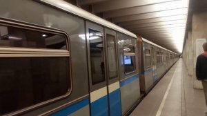 Перегонка Метропоезда типа 81-740.1/81-741.1 Русич по Станции "Орехово" Москва