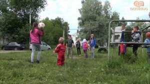 Дети играют какашках!!!!
