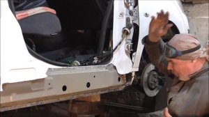 В мастерской Матвиенка. Замена битого порога на CITROEN Berlingo