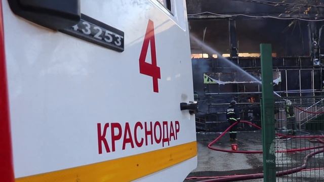 #МоментыСлужбы – пожар в Краснодаре по повышенному рангу смотреть онлайн