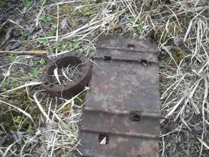 метало коп в разных местах.