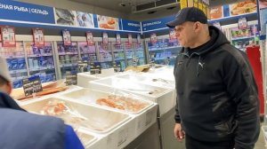 Голубочкин и новогодняя продуктовая корзина