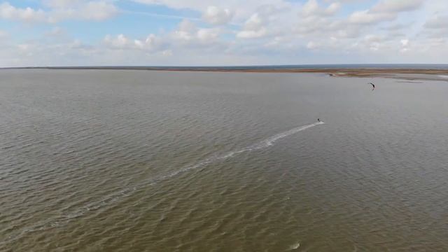 Покатались на кайтах в Крыму у друзей Bekiter Каменское смотреть онлайн