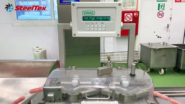 Подача готовой продукции в зону укладки термоформера