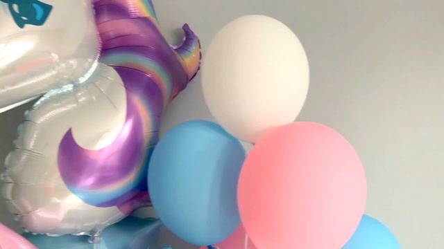 Букет из шаров "Единорог" смотреть онлайн