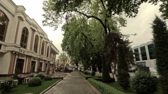Ташкент, Узбекистан. Прогулка по центру города. Апрель 2023 / Tashkent downtown.