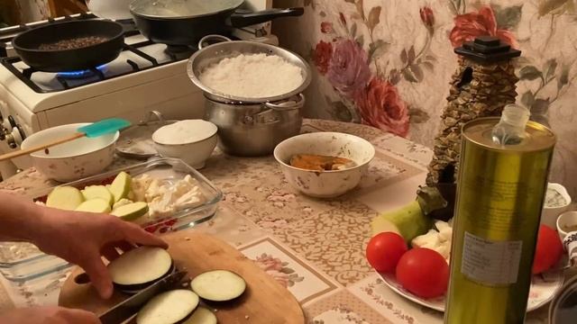 Лёд в кухне тронулся | Готовлю ужин смотреть онлайн