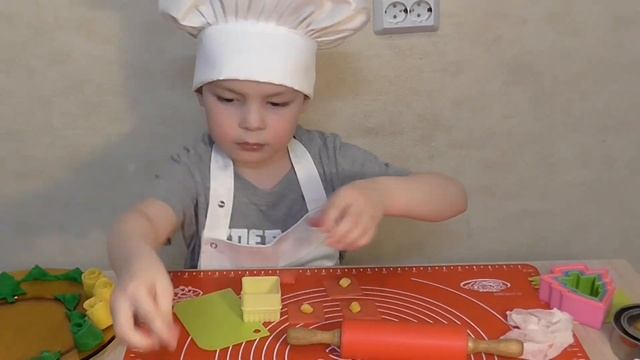 20 03 2022г  Тимофей Репников мастер класс по лепке Равиоли Елочек