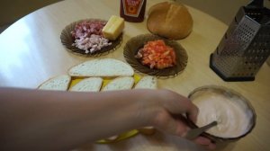 Рецепт мини - пиццы! Вкусно и быстро!(горячие бутерброды)перезалив