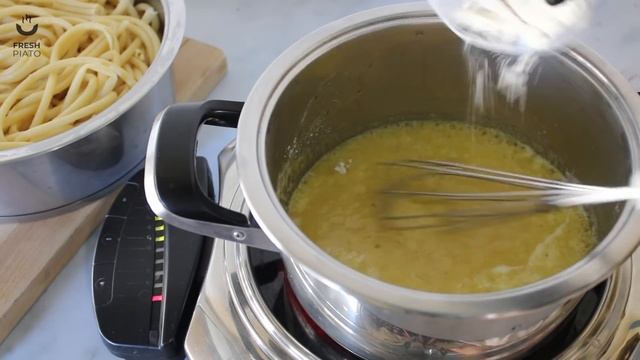 The Greek Pastitsio - Pasta and minced beef in layers, topped with a Béchamel sauce | Fresh Piato смотреть онлайн