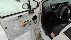 Peugeot 408 не закрывается замок либо сам открывается