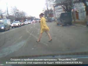 ДТП  в Краснодаре- если авто остановилось в одном ряду, это не значит, что можно идти не глядя