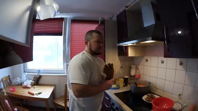 VLOG: Гитарист от бога или вкусный влог/БОРОДАТАЯ ГЕРМАНИЯ смотреть онлайн