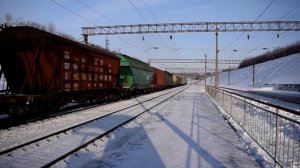 Тепловоз 2ТЭ10М-3035 с продукцией Ростсельмаша на подъёме. Звук 10Д100.