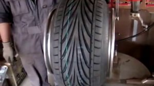 Шиномонтаж по Японски шиномонтажник 80 уровня переобувка колес на широкий диск с полкой