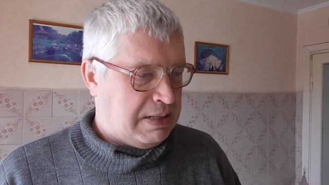 Человек рассказывает интересную историю про себя, интересная история