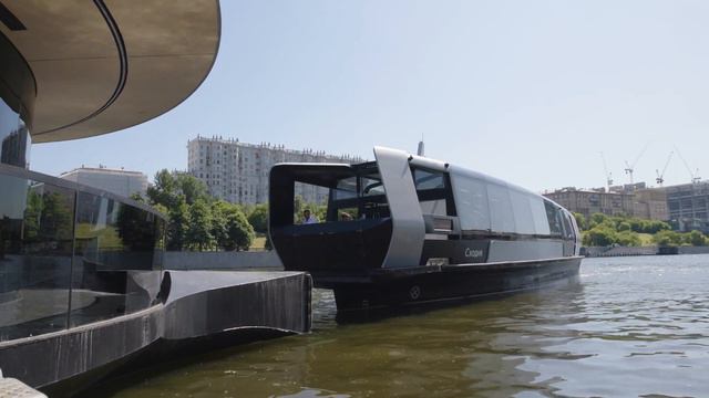 Российское ЭЛЕКТРО СУДНО в центре Москвы! Катаемся на новом речном трамвайчике с Давидычем!