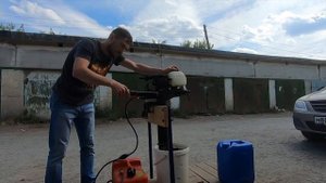 Запуск лодочного мотора NISSAN 5 лошадей после зимнего простоя.