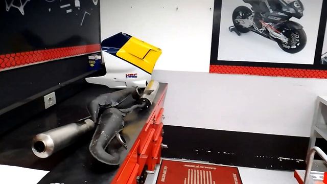 Steve's Honda NS 400 R смотреть онлайн