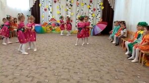 "Танец ягодок", Исполняют: Группа "Непоседы"