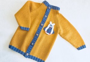 Готовые работы. Детская кофта на пуговицах спицами
