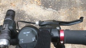 БЕСПРОВОДНОЙ ЗАДНИЙ ВЕЛОСИПЕДНЫЙ ФОНАРЬ С ПОВОРОТНИКАМИ И USB ЗАРЯДКОЙ.