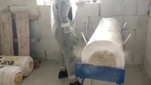 Резка рулонного утеплителя пополам