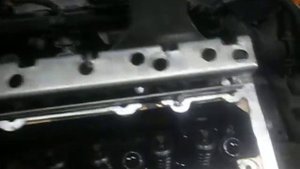 GOLF 4 1.6 замена сальников клапанов на впускных клапанах.