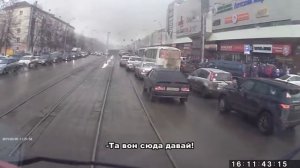Видео с регистратора пожарной машины которая ехала тушить пожар. Зимняя Вишня