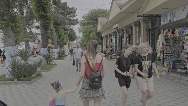 Анапа, краткое видео похода на Городской центральный пляж из центра Анапы 9 июня 2023 года. HDR10.