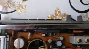 Разбор радио приёмника Урал авто на предмет наличия радиодеталей содержащих драг металл.