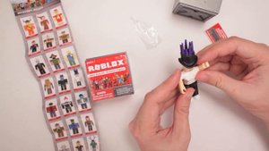 Roblox Series 1 Mystery Box Action Figures Unboxing