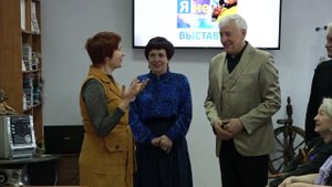 Выставка картин в библиотеке