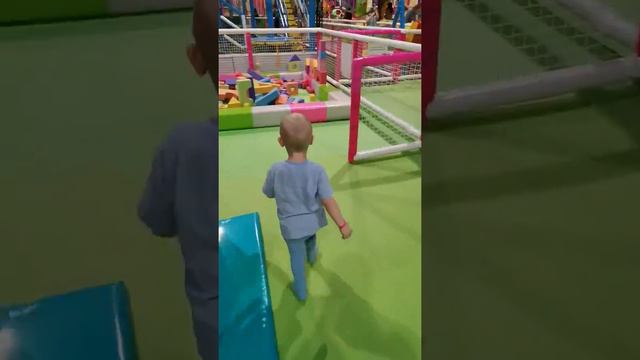 Прыгалки батут игры смотреть онлайн