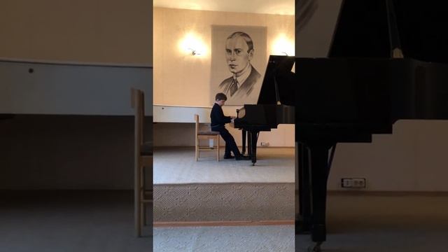 У. Гиллок «Фонтан под дождем» смотреть онлайн