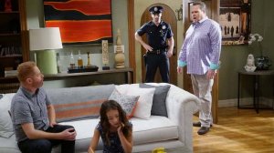 Сериал Американская семейка - 4 сезон 12 серия / Modern Family