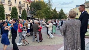 Цветет малина за окном! Красивая песня для танца!