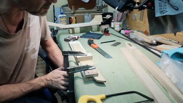 Ремонт шиховской семиструнной гитары, новый гриф и разметка накладки смотреть онлайн