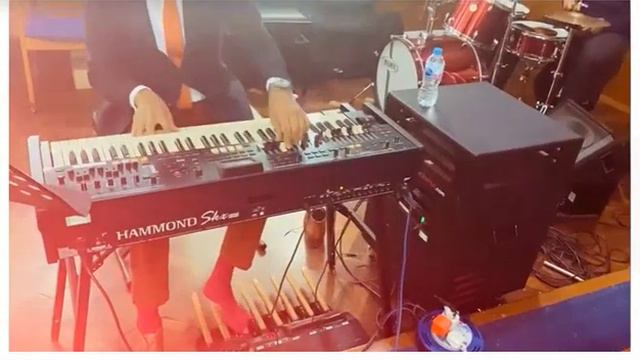 Hammond SKX Pro and Tornado T315 Rotary Speaker - Gospel Organ Demo (warming up before church) смотреть онлайн