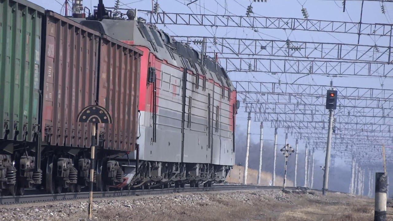 "Точно подгадал смену сигнала" (электровоз 3ЭС5К) смотреть онлайн