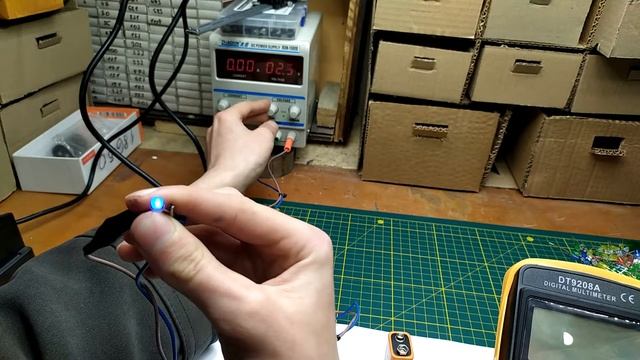 Как разчитать резистор для светодиода ? Как правильно подключить светодиод ? смотреть онлайн