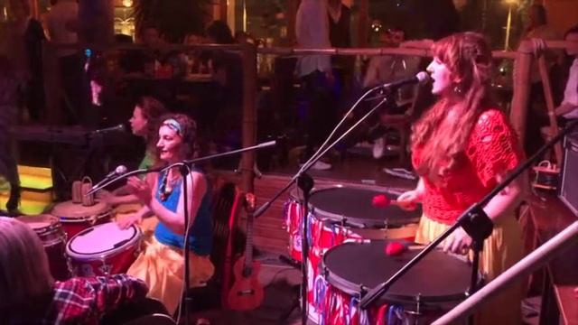 Самба-регги Weekend by Back To Black смотреть онлайн