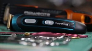 Детская стрижка с вакуумной машинкой для стрижки Rowenta TN9300